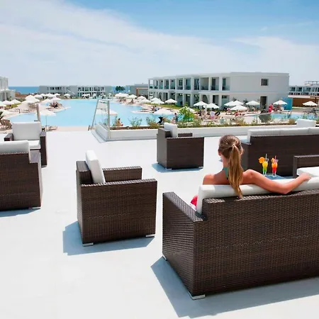 Szálloda Levante Beach 5*